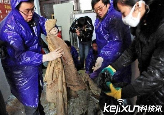 明代女屍寬衣解帶後的驚人發現