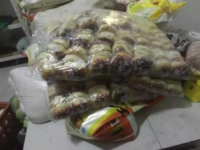 學校給學生吃發霉食物導致細菌感染，現在還有孩子在醫院