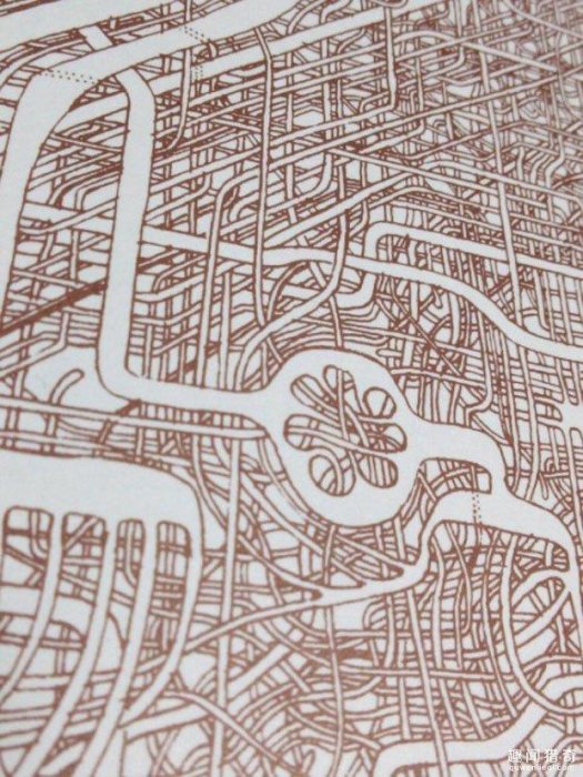 超難！7年手繪難倒全世界的迷宮圖，女兒發現后大吃一驚！