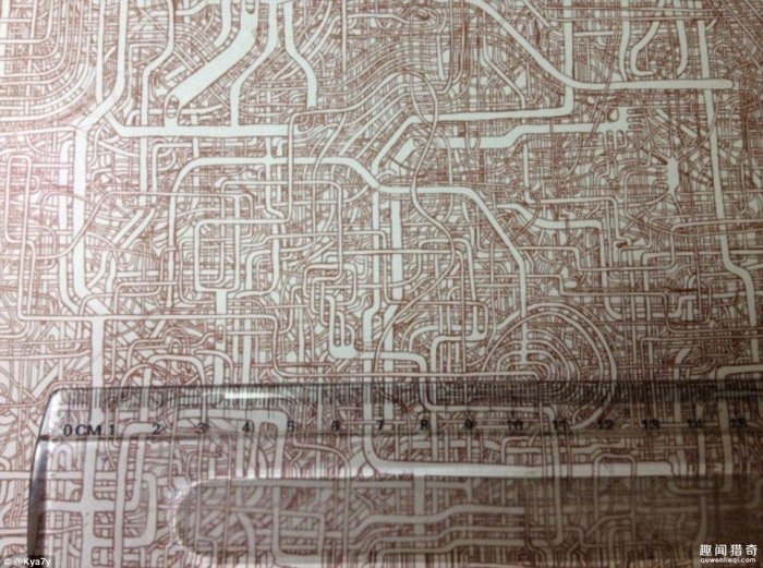 超難！7年手繪難倒全世界的迷宮圖，女兒發現后大吃一驚！