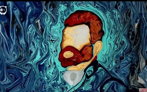 他在一盆水裡放滿了顏料，最後出來的東西梵高都不敢想像