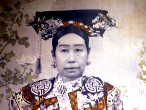 他本是晚清外國人眼中最了不起的人,卻硬生生地被污衊了上百年