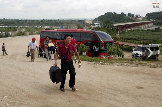 實拍：在朝鮮的中國遊客，個個都很自信