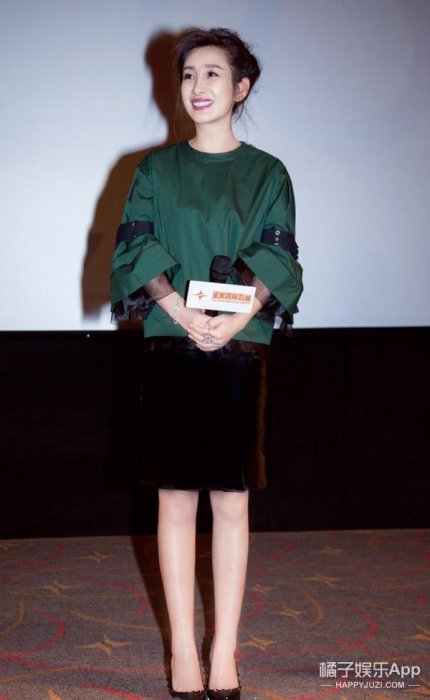 秦海璐可不只有「瘋了般」的演技，還有逆天的好衣品！