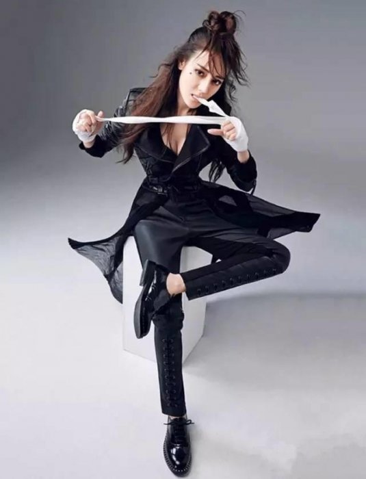 她是盛一倫最惦念的人，連陳偉霆都願意實力寵，出道三年就坐擁了千萬粉絲！