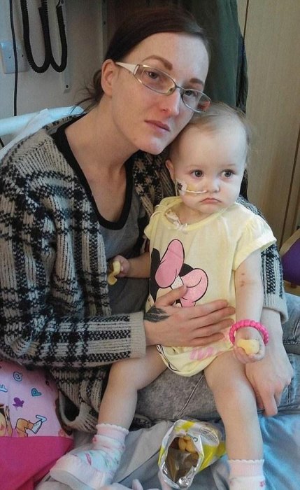 小女孩只能活兩天 父親為其辦婚禮