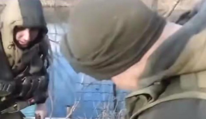 男子用手榴彈炸魚，這收穫太讓人意外了！