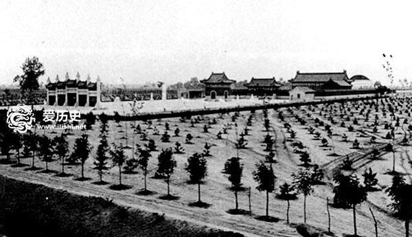 袁世凱按皇帝禮儀搞的葬禮 實在太鋪張只能湊錢修墓