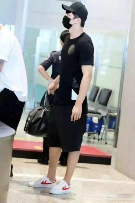 永遠走在時尚一線的小白鞋—我只要回力！