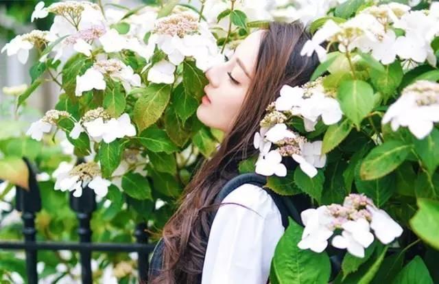 她是盛一倫最惦念的人，連陳偉霆都願意實力寵，出道三年就坐擁了千萬粉絲！