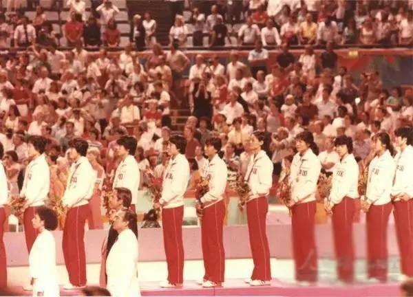 永遠走在時尚一線的小白鞋—我只要回力！