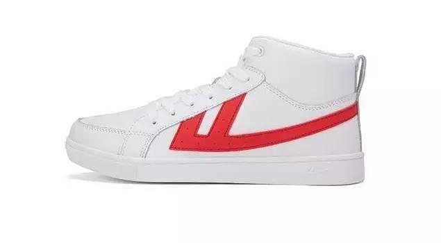 永遠走在時尚一線的小白鞋—我只要回力！