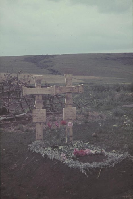 這些戰死的德軍算是幸運的，他們好歹還有一塊墓碑！