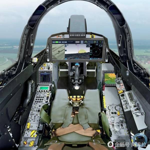 鷹獅EF戰機的頭盔顯示器