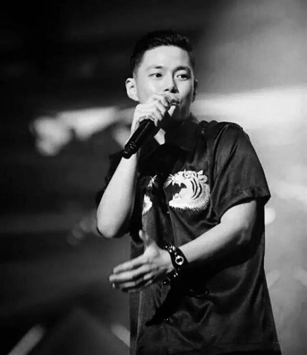 承認戀情!他們在光棍節前給單身狗一記暴擊!