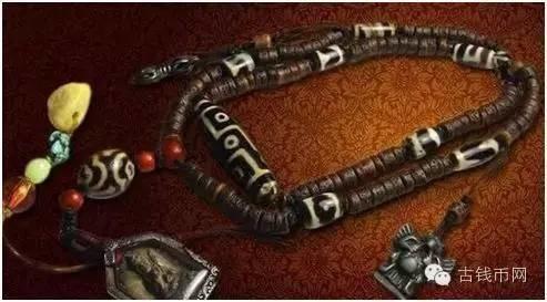 李連杰坐擁億元佛珠貴到讓人望塵莫及，卻還要面臨坐輪椅的窘境！