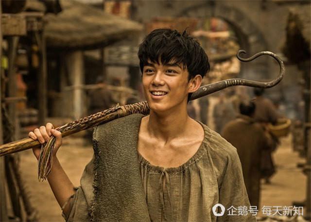 兩個快速崛起的95後小鮮肉，紛紛雙屏開花！