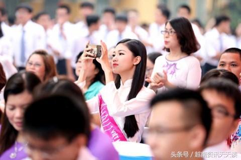 曾經的「校花」，如今已成為「越南小姐」亞軍重返母校謝恩！