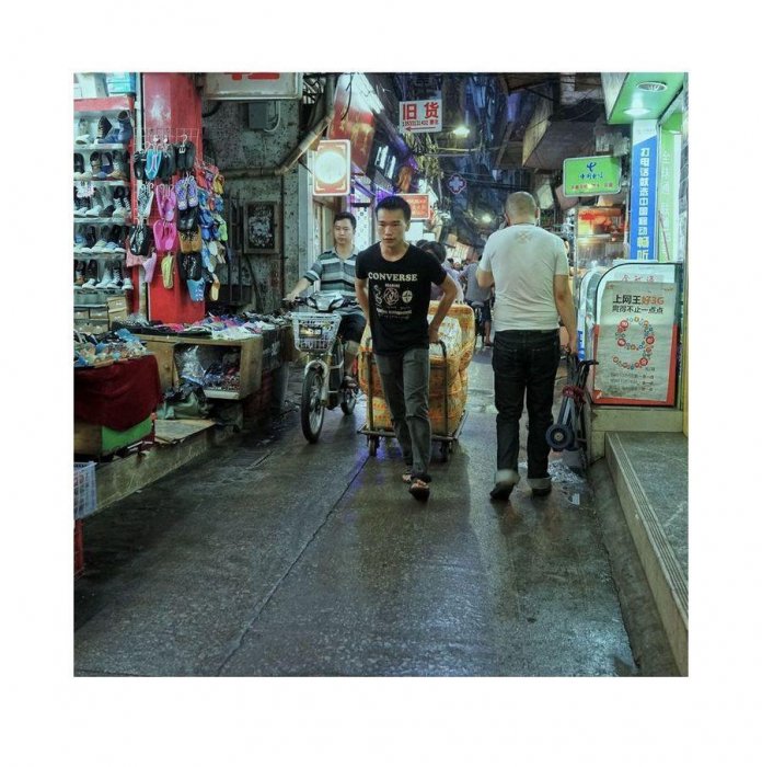 實拍城中村眾生相：意外街拍到美女