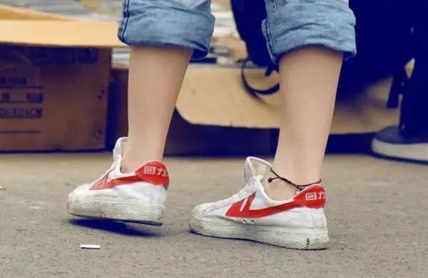 永遠走在時尚一線的小白鞋—我只要回力！