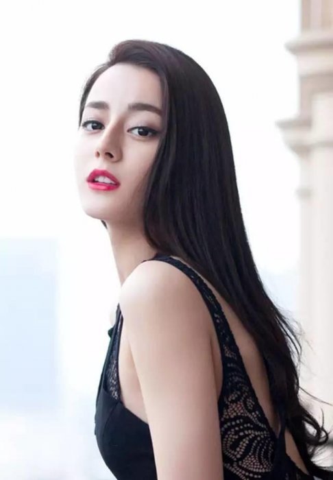 她是盛一倫最惦念的人，連陳偉霆都願意實力寵，出道三年就坐擁了千萬粉絲！