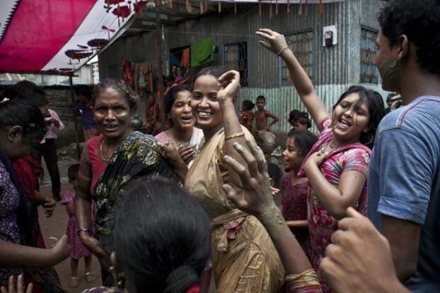 這個國家女孩早早出嫁,家長稱早結婚能避免性騷擾