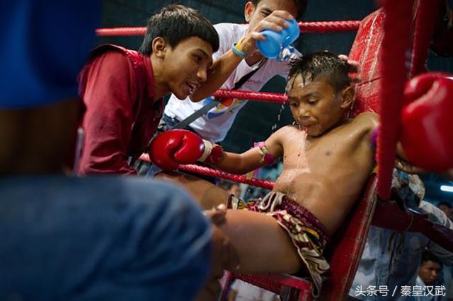 實拍泰國兒童拳擊手：男女童為了養家玩命搏擊，拼一場賺200元