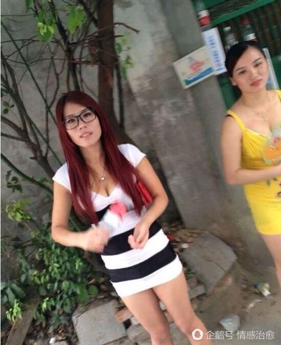 站街女解渴的方式和農民工無異只能吃西瓜