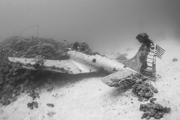二戰美軍飛機的海底墓地