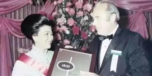 她傾國傾城，拒做蔣介石兒媳，卻征服了全世界！