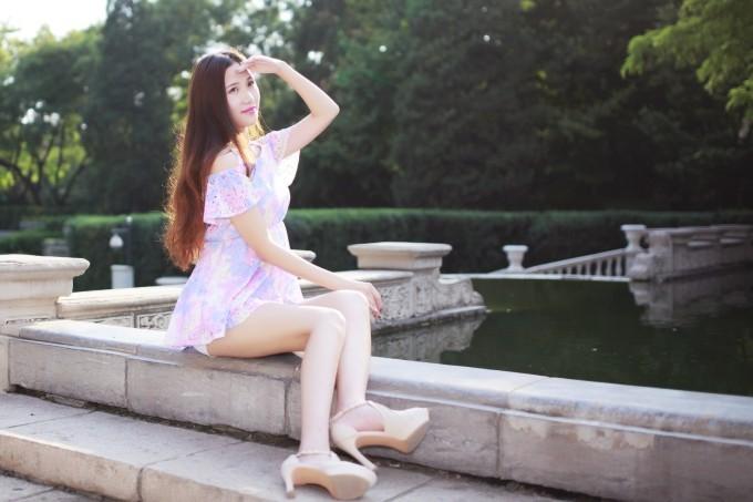 實拍一位朝鮮的懵懂女孩,渴望到中國農村看日落