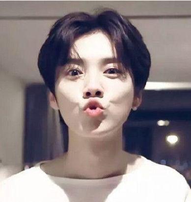 男星心形劉海造型，鹿晗吳世勛李易峰，誰最帥？