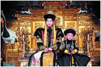 這個女人的葬禮卻等同國喪，民國政府和大使館降半旗