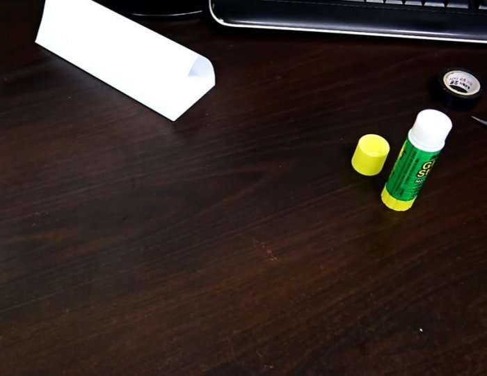 驚呆：小伙只用2張A4紙就做了一部捕鼠神器