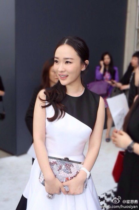 霍思燕把杜江玩壞，女裝杜江pk媳婦視覺上似贏了！