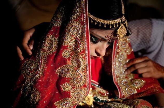 這個國家女孩早早出嫁,家長稱早結婚能避免性騷擾