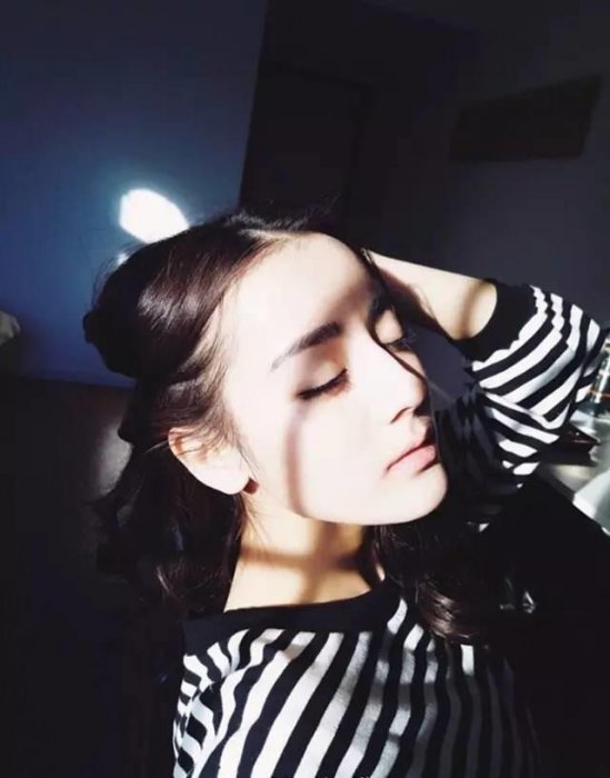 她是盛一倫最惦念的人，連陳偉霆都願意實力寵，出道三年就坐擁了千萬粉絲！