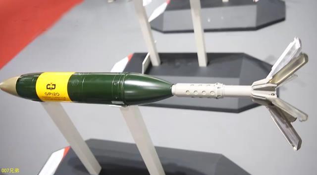 中國猛士突擊車亮相，機動性好火力猛可「打了就跑」