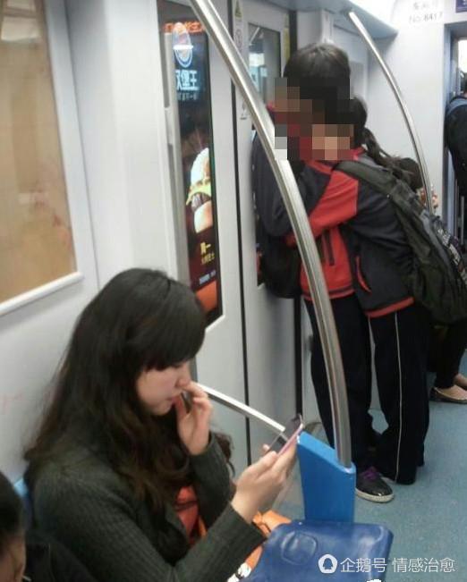 公共場所秀恩愛熱吻尺度該如何把握，你怎麼看？