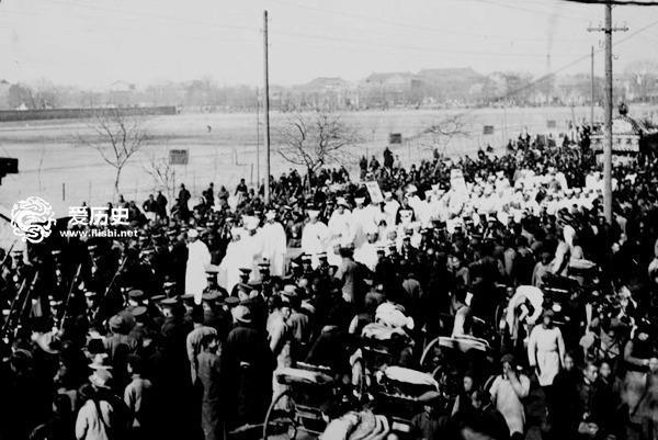 袁世凱按皇帝禮儀搞的葬禮 實在太鋪張只能湊錢修墓