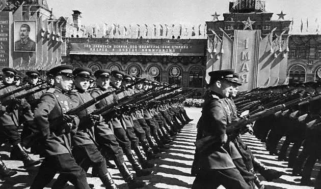 1941年，日本為什麼會放棄進攻搖搖欲墜的蘇聯？