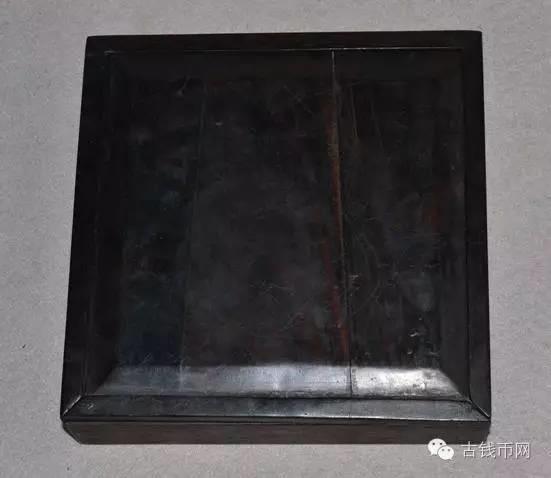 鄉下窮親戚送的木頭象棋，四年後翻出來才發現是烏木的！