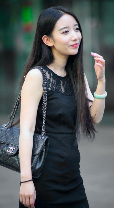 街拍：時尚美女，這街上都是美女，真養眼！