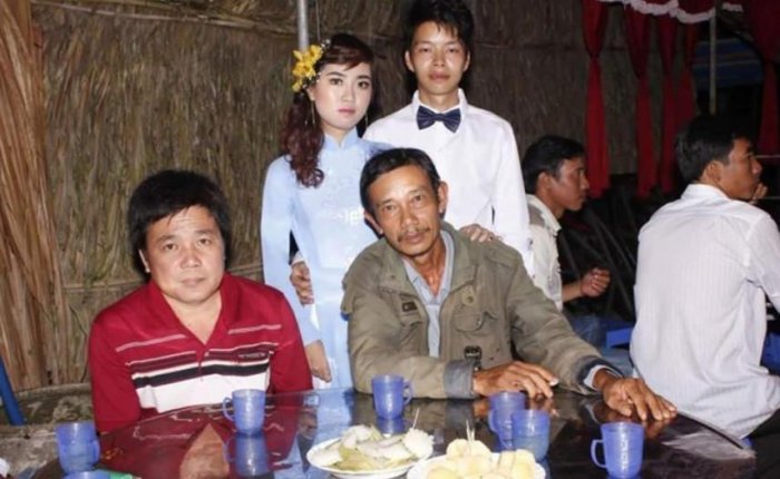 小伙網上曬7萬娶回的越南美嬌娘，細心網友發現問題