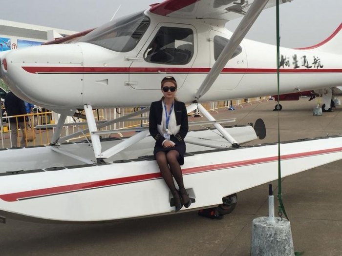 2016珠海航展美女機模：見證軍事航空發展歷程