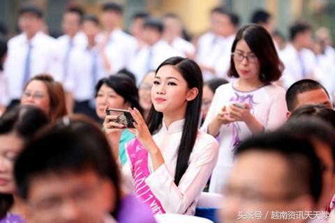 曾經的「校花」，如今已成為「越南小姐」亞軍重返母校謝恩！