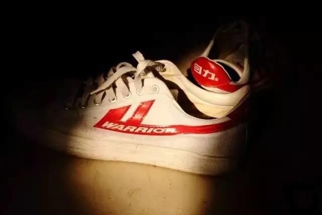 永遠走在時尚一線的小白鞋—我只要回力！