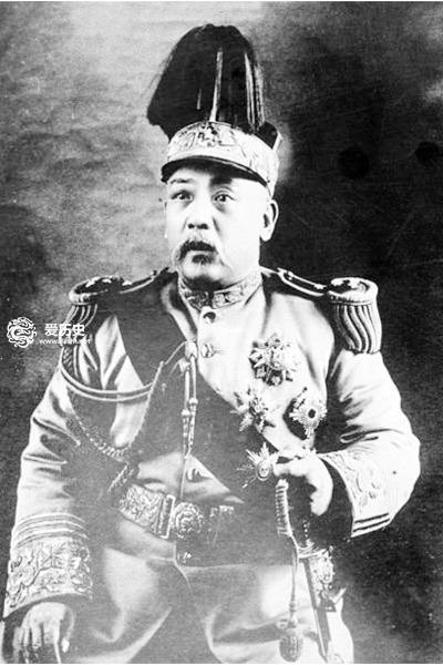 袁世凱按皇帝禮儀搞的葬禮 實在太鋪張只能湊錢修墓