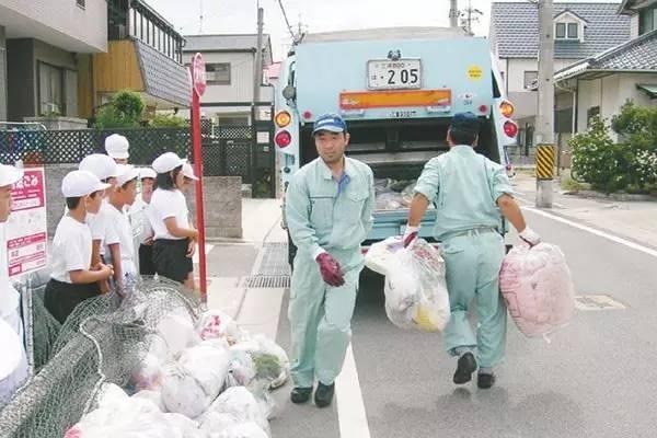 日本街頭沒有垃圾桶,街道卻纖塵不染,垃圾都去哪了?