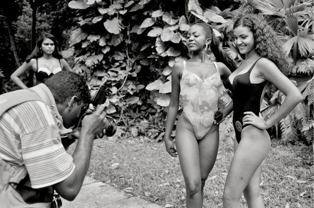 直擊選美之國的20張黑白紀實照